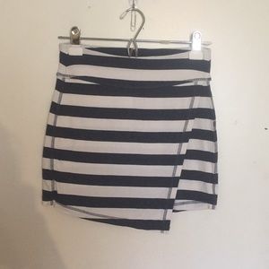 FINAL SALE !!! Super cute wrap mini skirt